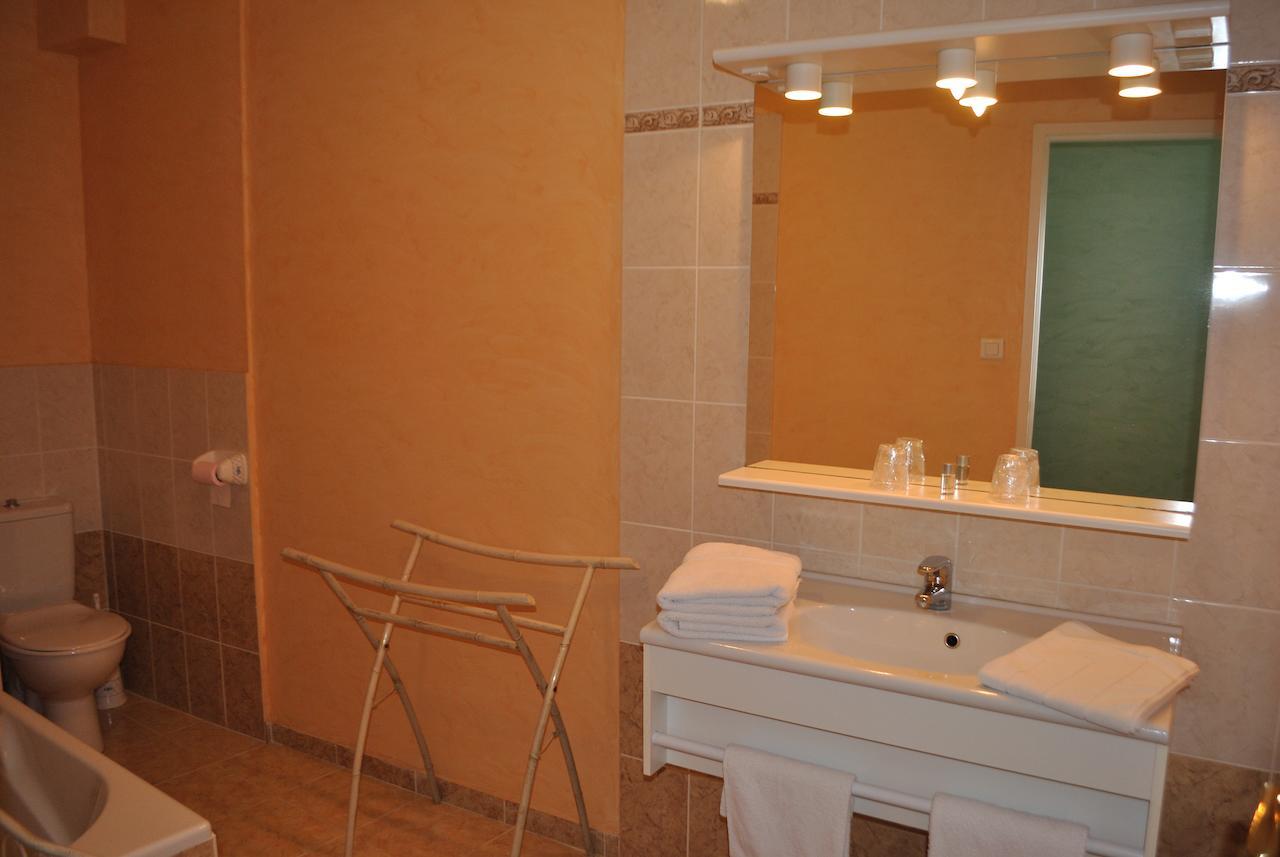 Hotel Auberge De La Nauze Sagelat Rom bilde